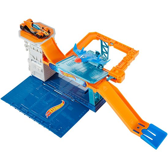 Juego de pistas explosivas Sky-Base de Hot Wheels